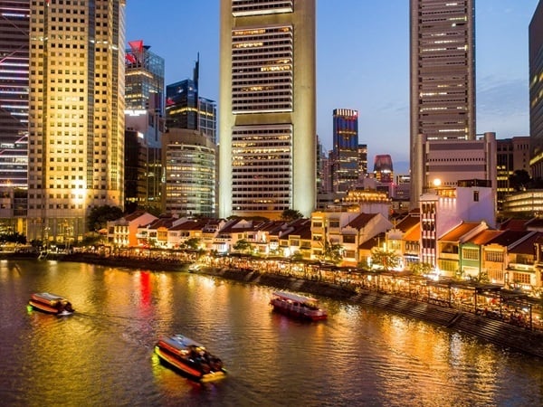 【キラキラ夜景ボート】JTB貸切ボートの上からスペクトラショー鑑賞