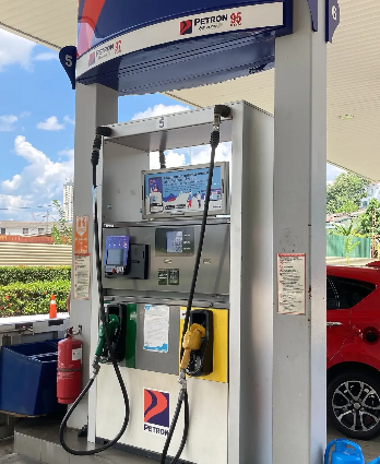 マレーシアでの車のガソリン