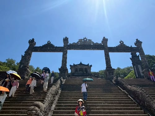 12代目墓前