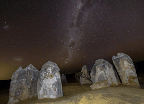 神秘のピナクルズツアー