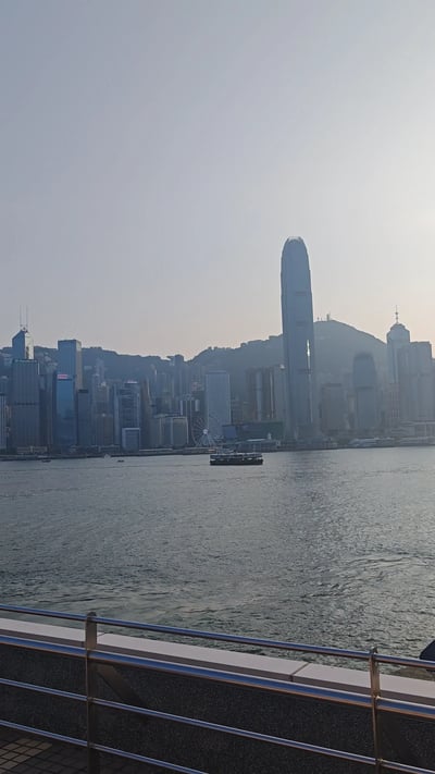 プロムナードから眺める香港島