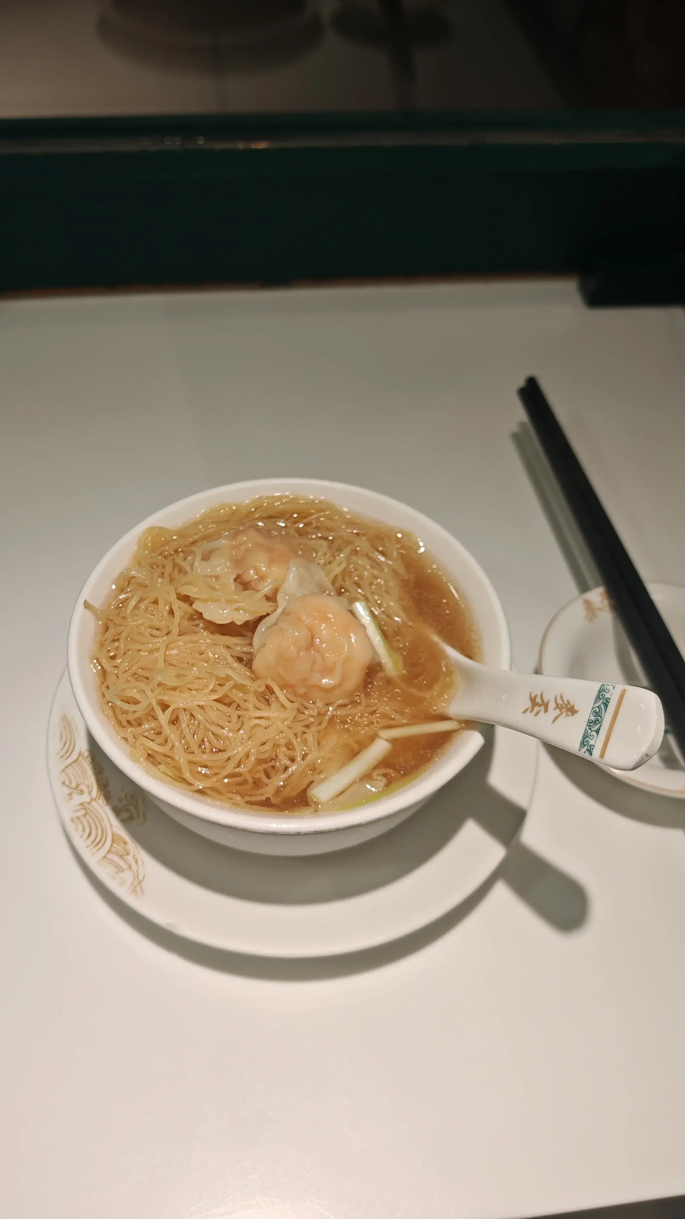 麥奀雲吞麵世家の海老ワンタン麺