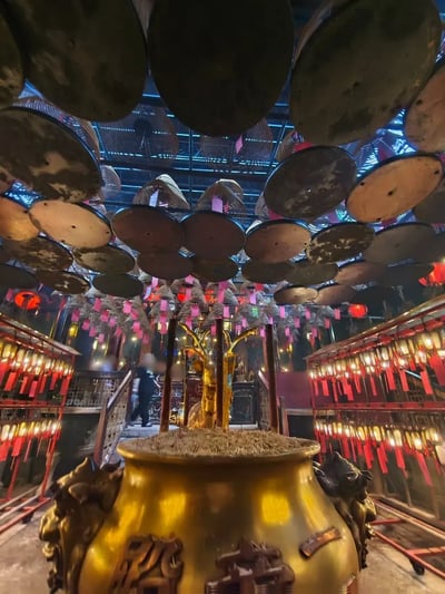 HKG3_線香下から1_005.webp のコピー