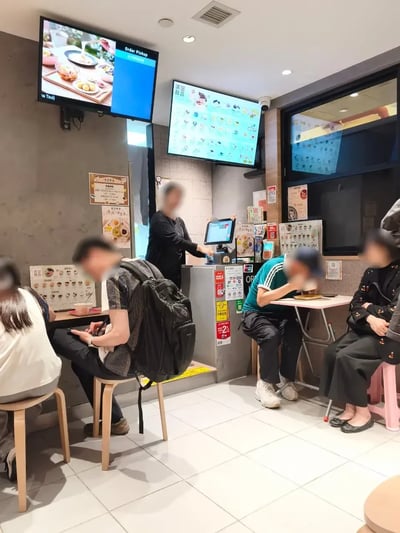 HKG8_店内の様子_010