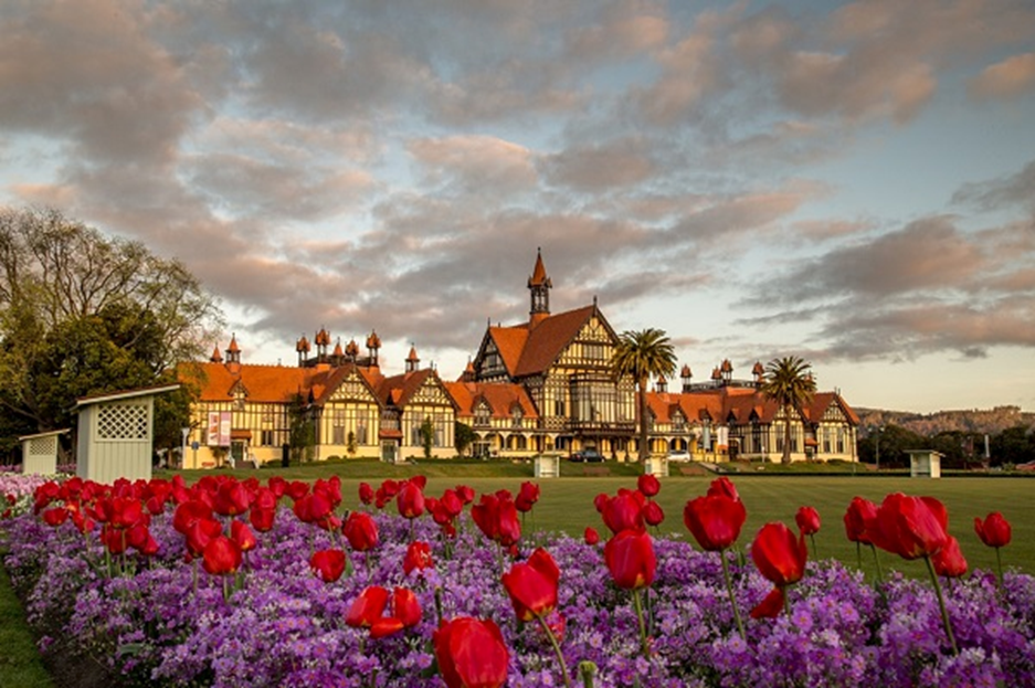 マオリの文化に触れる★ロトルア1泊2日観光