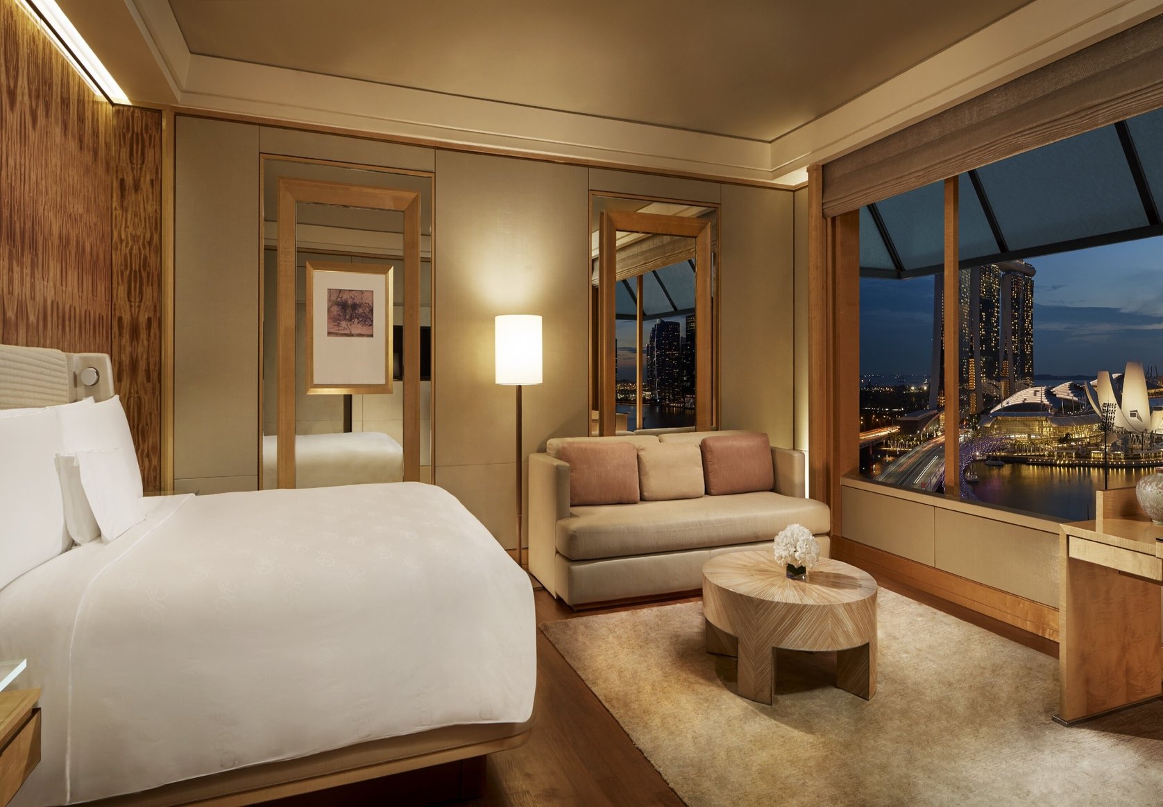 2. Room Deluxe Marina (King) Room-1