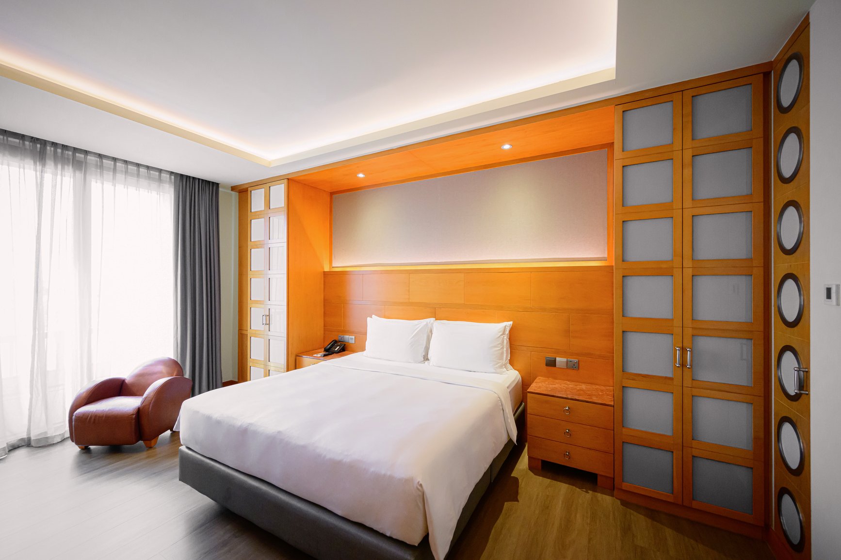 HTL1296_2024_HM_DSRKing_BedSide