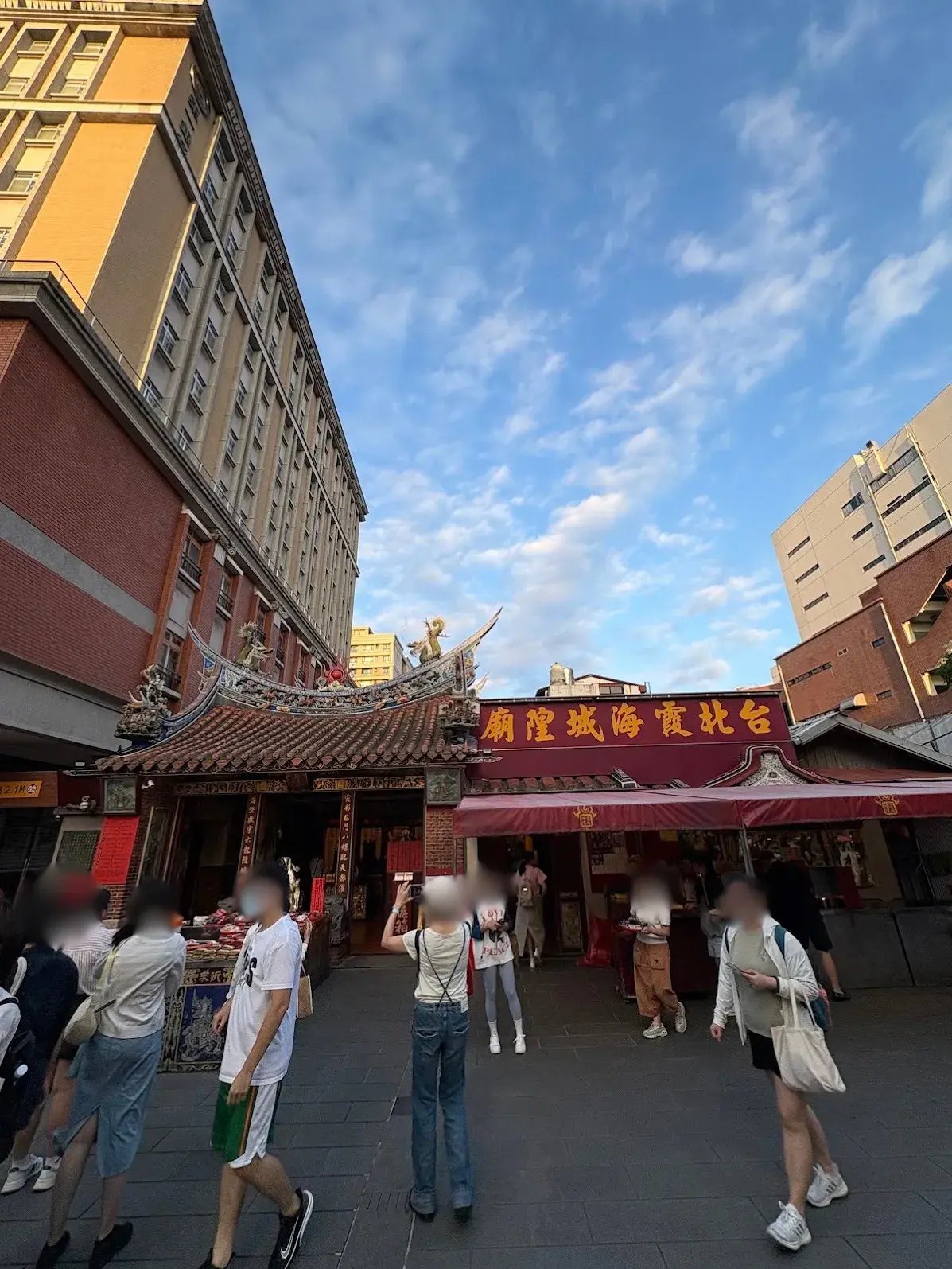 台北霞海城隍廟に祀られた縁結びの神様