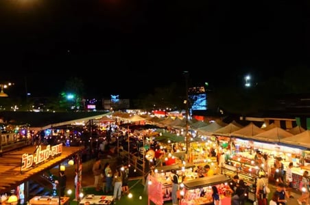 ローカルマーケットで、タイの人々の暮らしを見てみましょう。