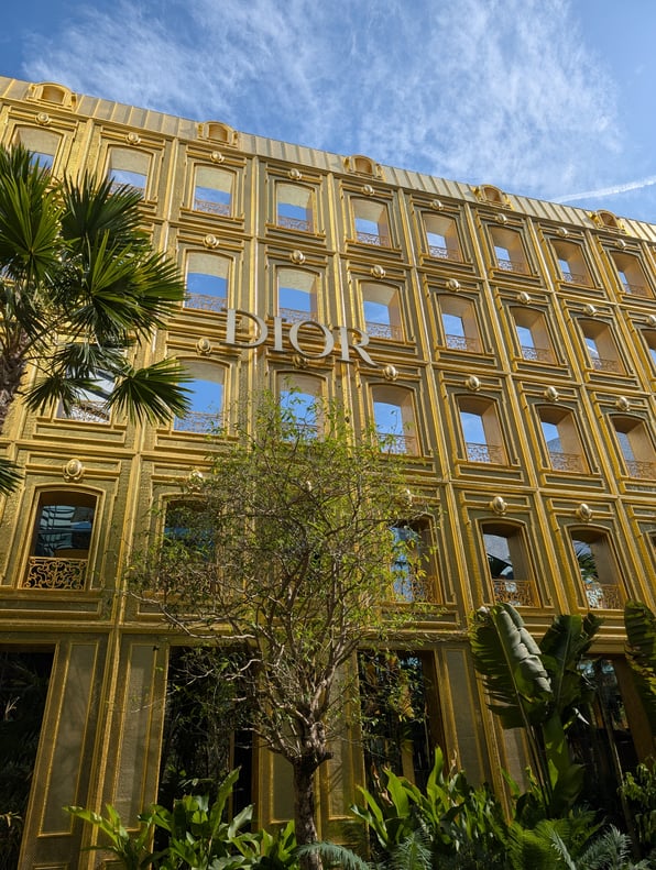 Dior Gold House and Café Dior (1)