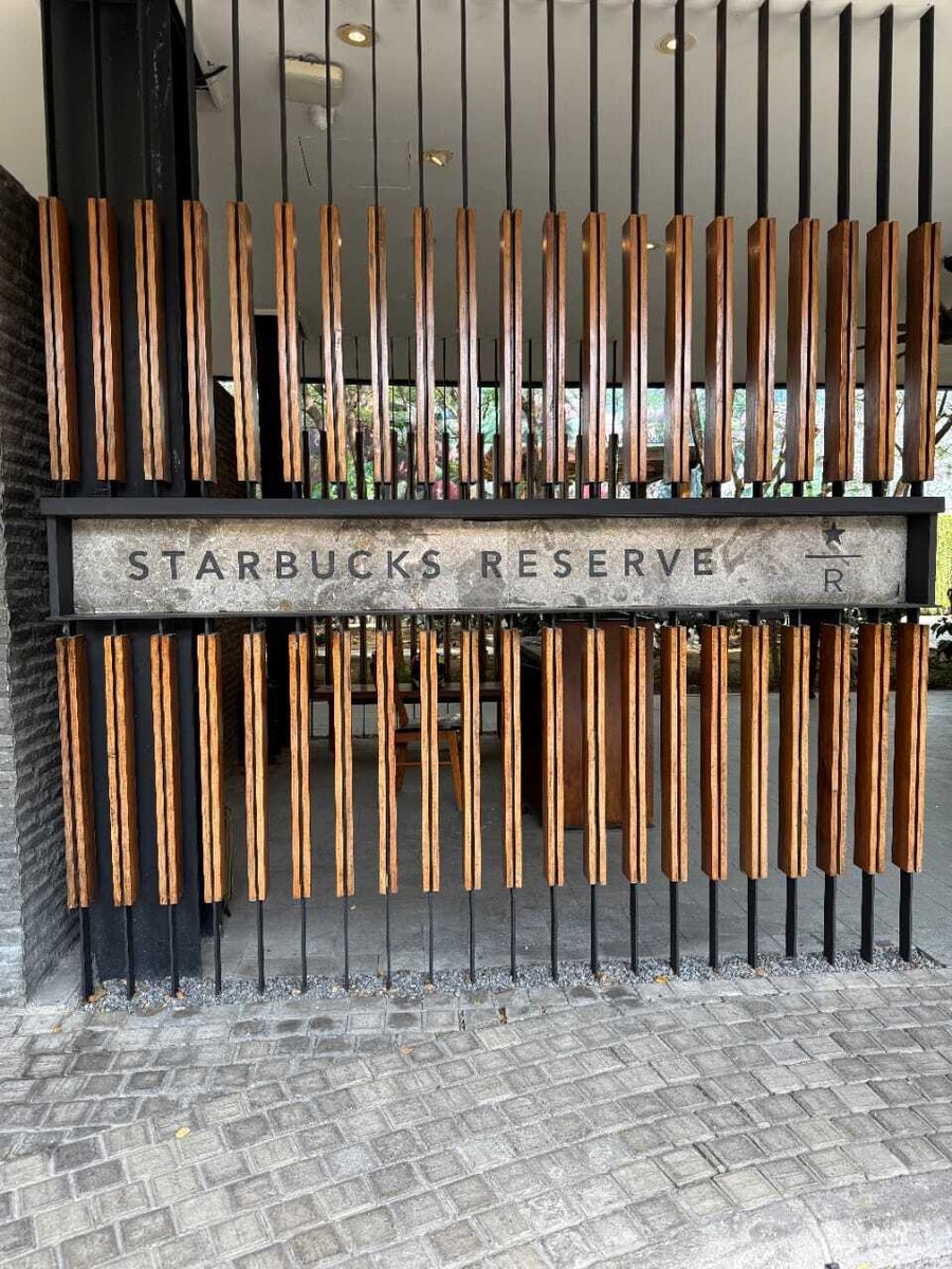 IDN-03-25-1030-004 店内入り口