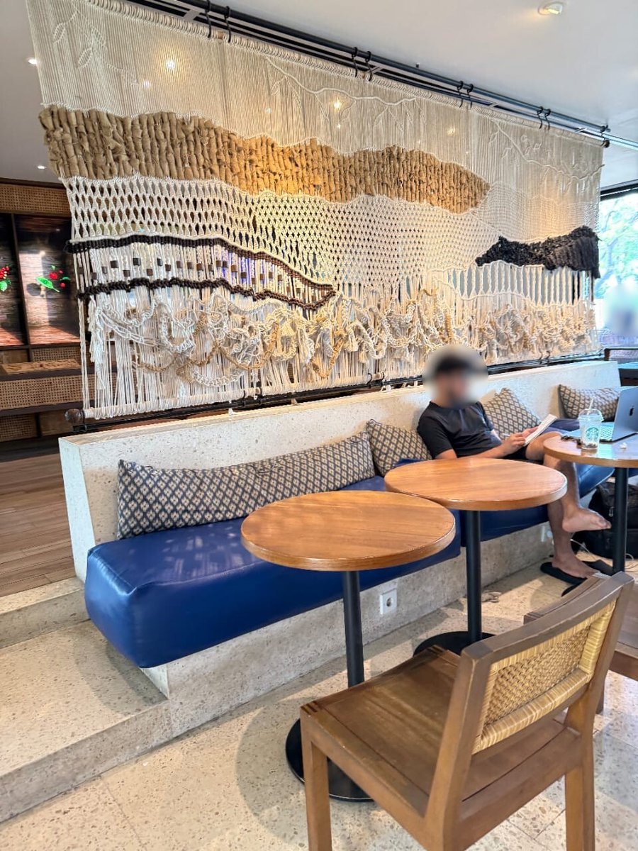 IDN-03-25-1030-007 カフェエリア