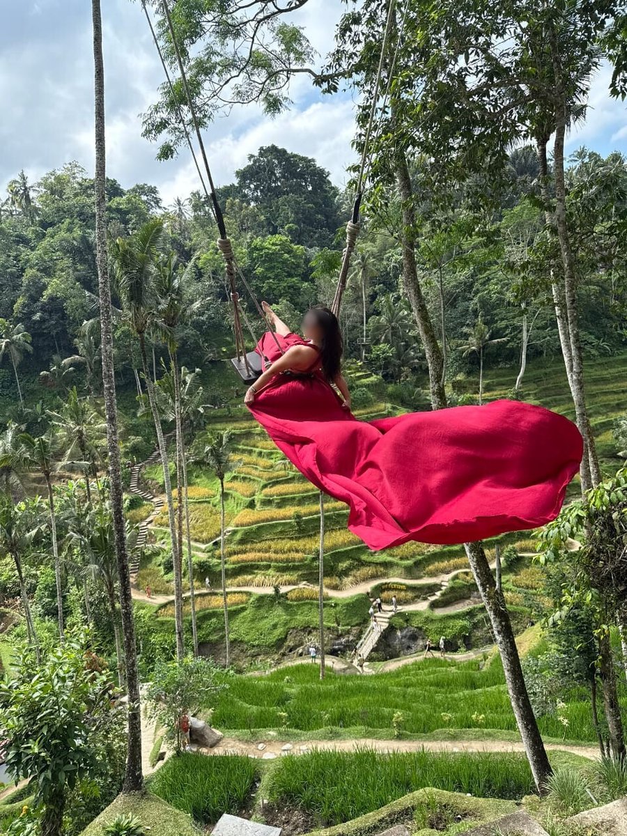 IDN-04-25-1119-011 ブランコ裾持ち