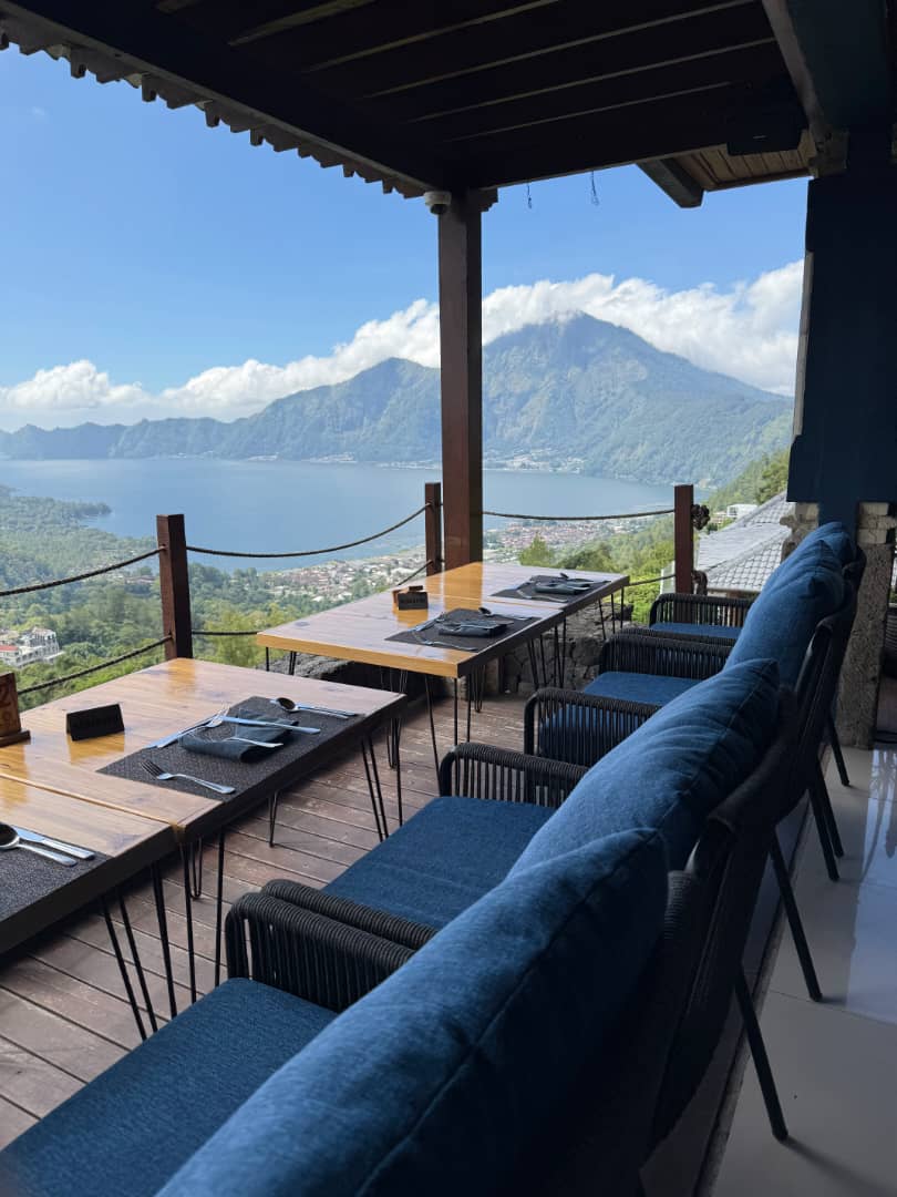 IDN-04-26-0106-005 テラス席