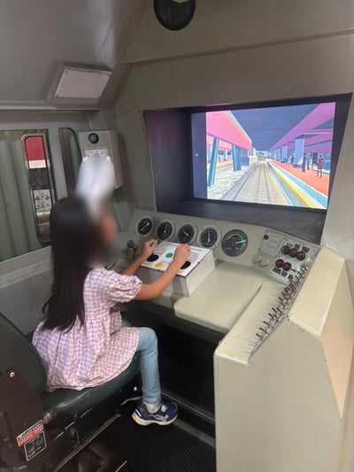 AUS-03-25-0705-006-運転シミュレータ