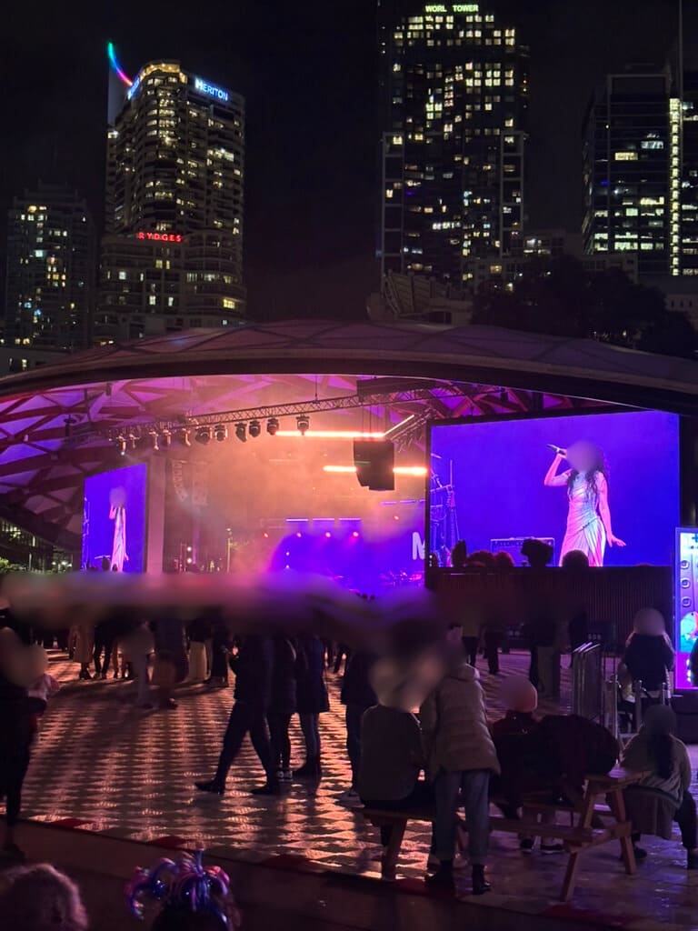 ライブステージ