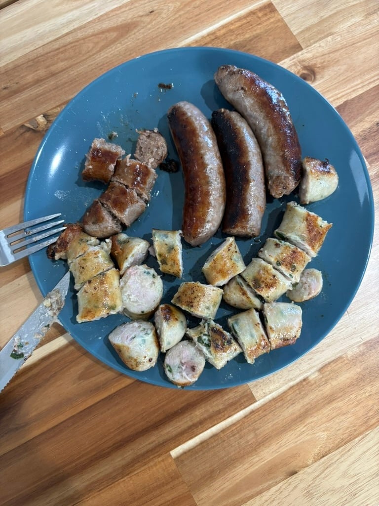 AUS-03-25-1014-007-バーベキューで焼いたソーセージ
