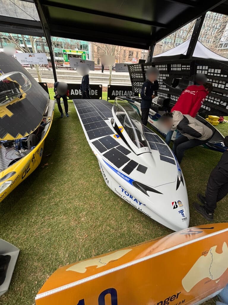 ソーラーカー展示2