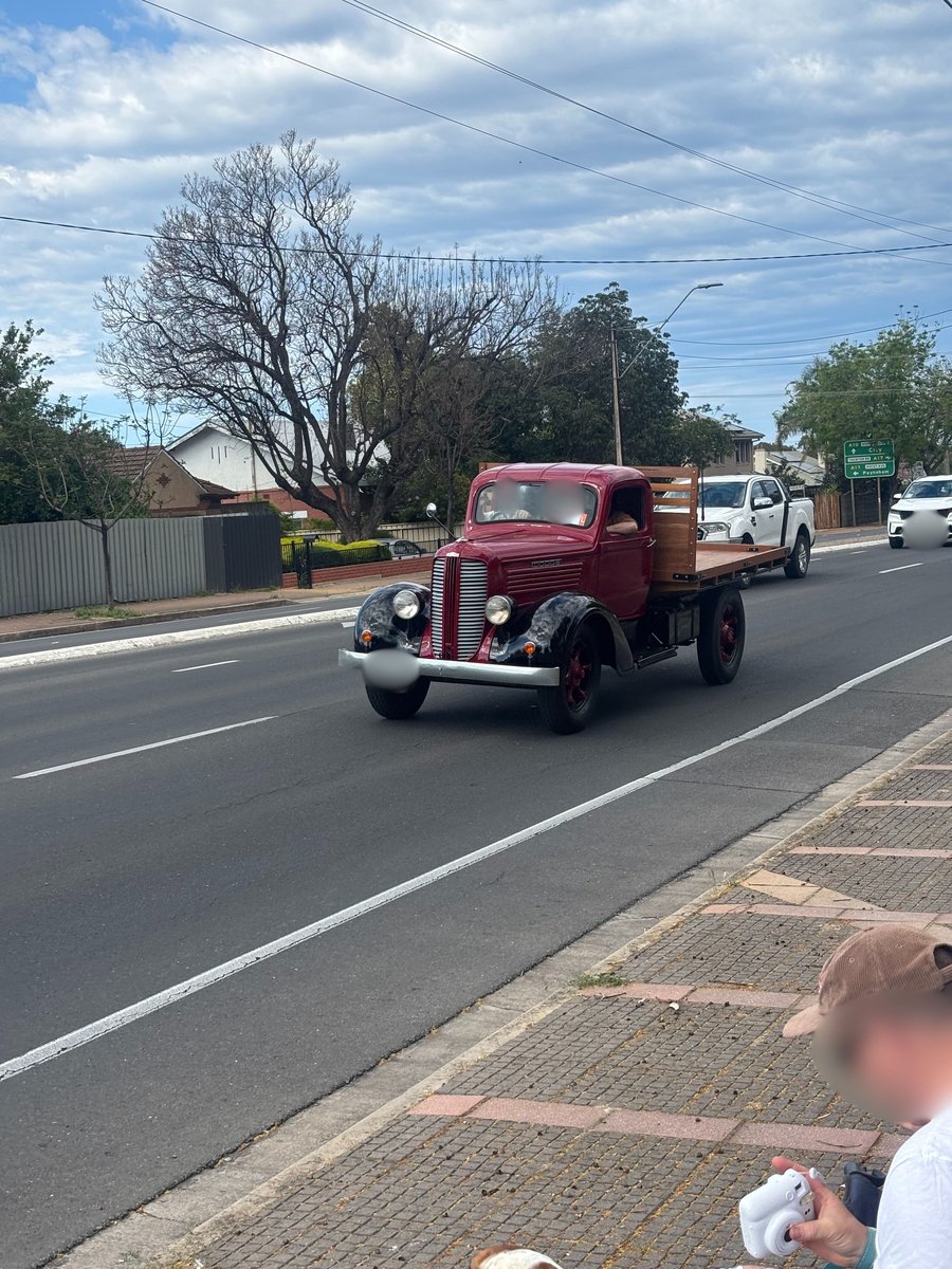 AUS-03-25-1203-003-クラシックカー2