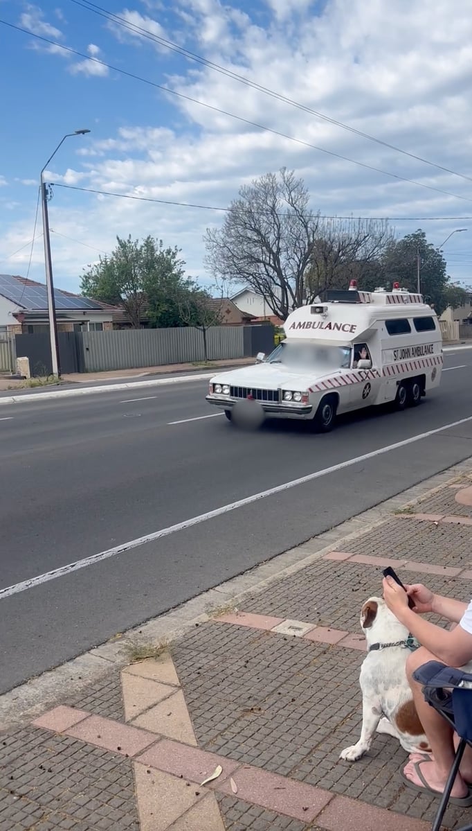 AUS-03-25-1203-007-クラシックカー6