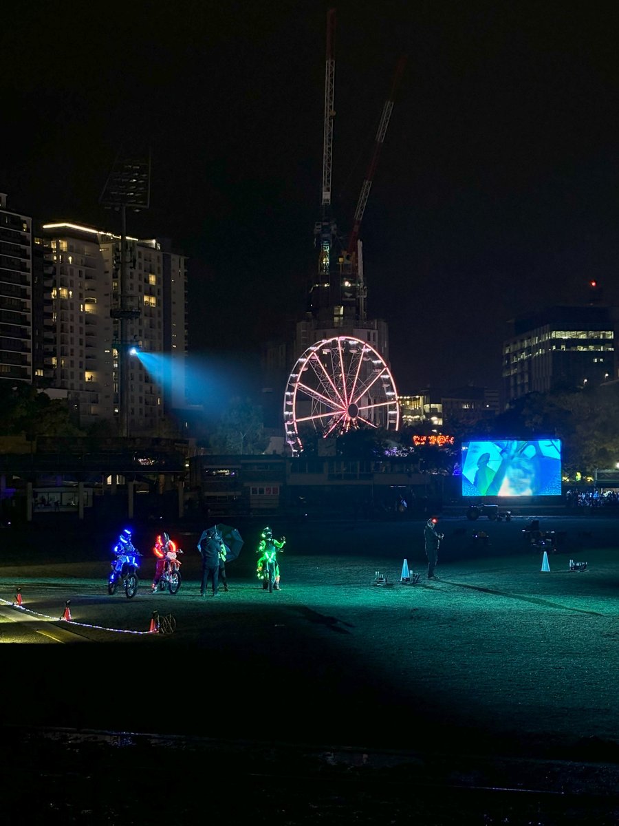 AUS-06-25-1113-04 モーターショー(修正)