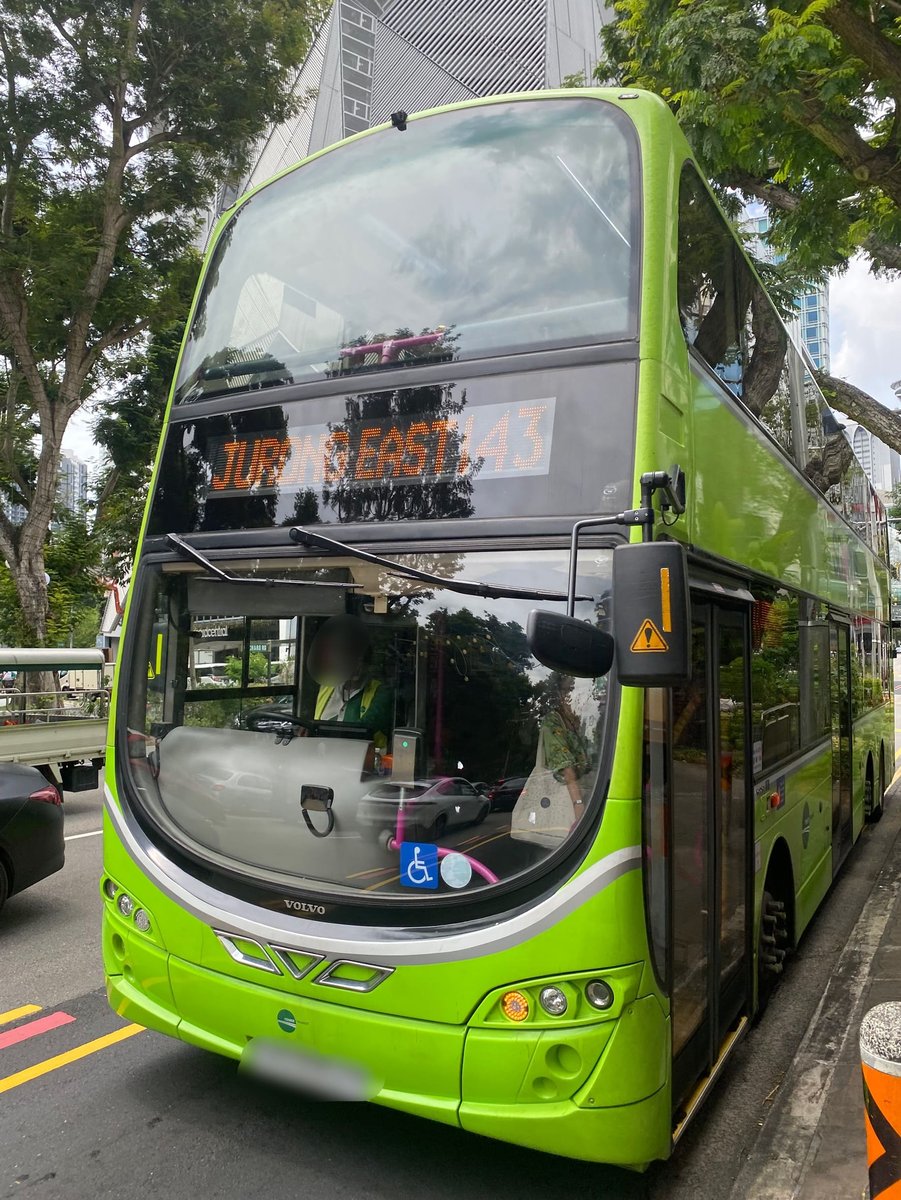 SGP-03-25-1225-005‐バス正面