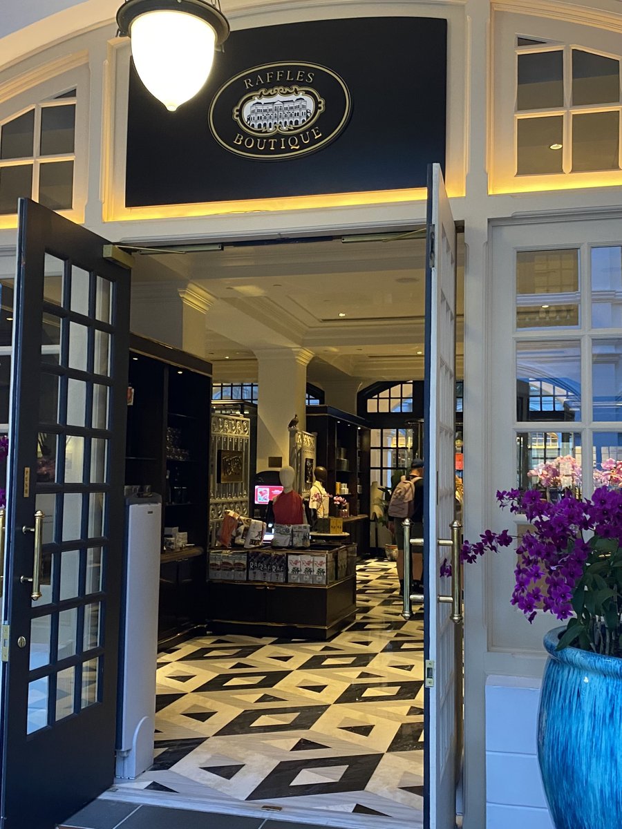 SGP-03-26-0124-000-ラッフルズホテル外観