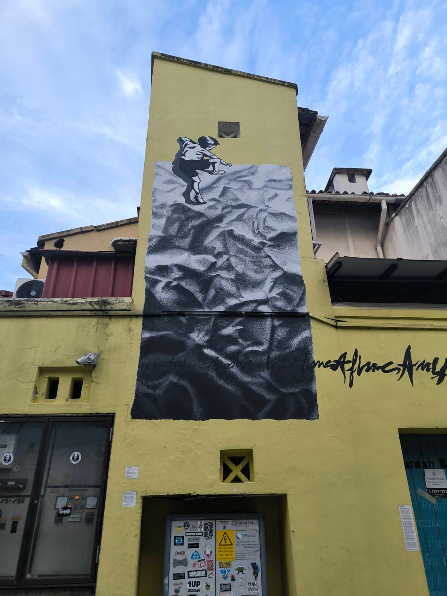 SGP-04-26-0114-007 黄色の壁画