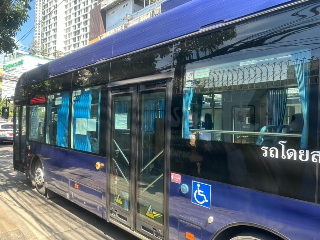 THA-05-26-0108-002EVバス