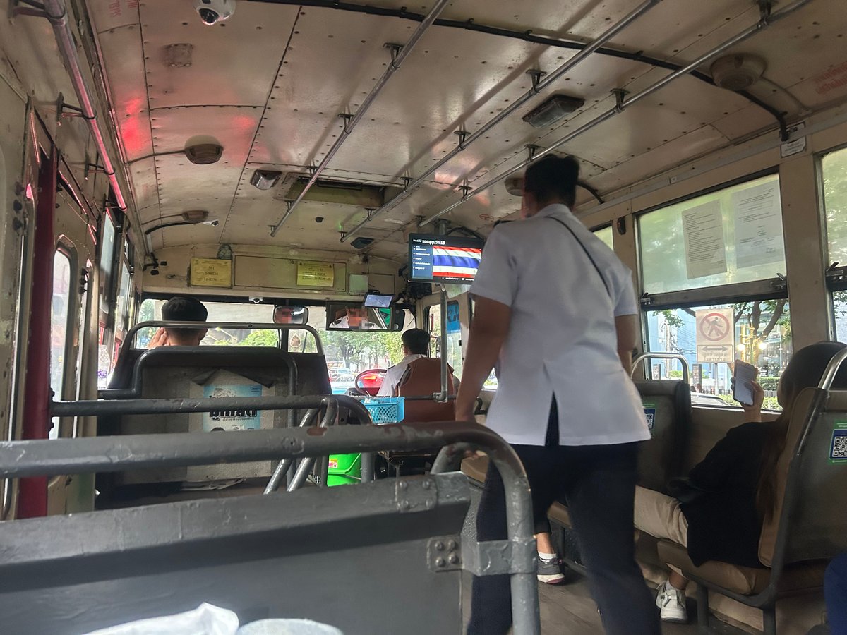 THA-05-26-0108-004車内