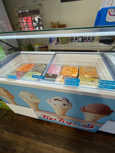 アイスクリームのショーケース