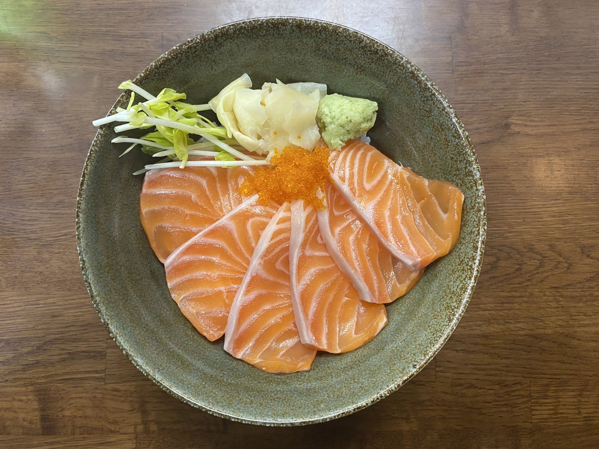 サーモン丼