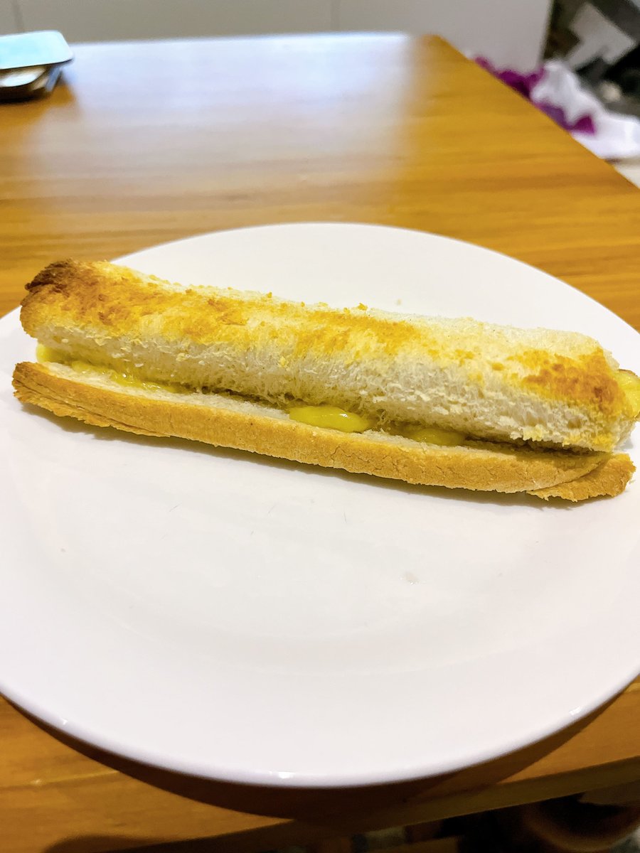 スーパーのチーズロール