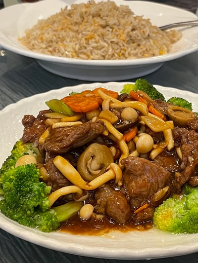 LUY’S CLASSIC TEA HOUSE-牛肉炒め