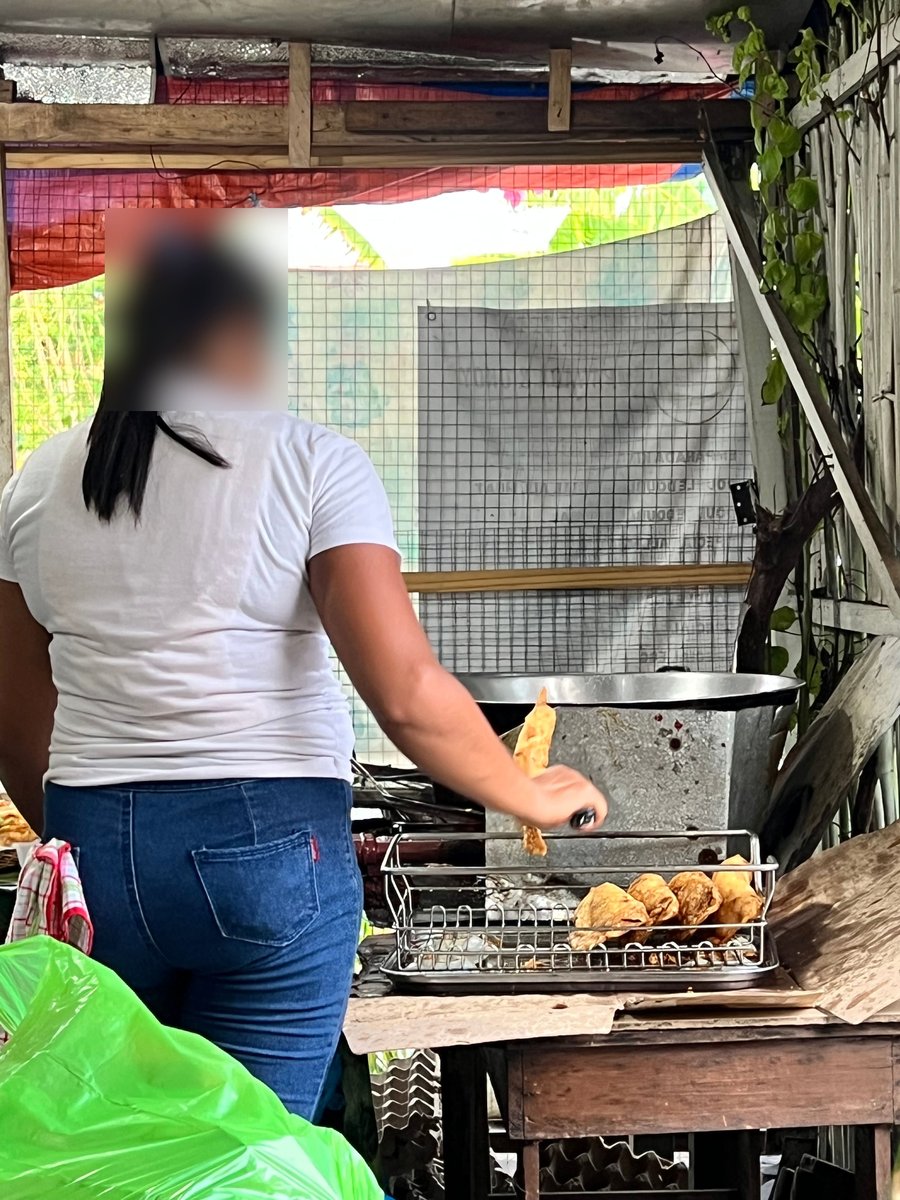 PHL-02-25-1204_004 エンパナーダのレストラン2