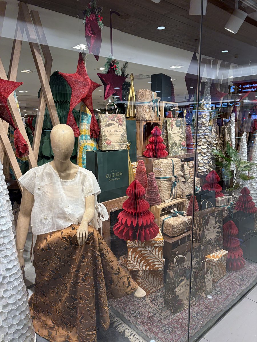 PHL-04-26-0130-002 KULTURAショーウィンドウ