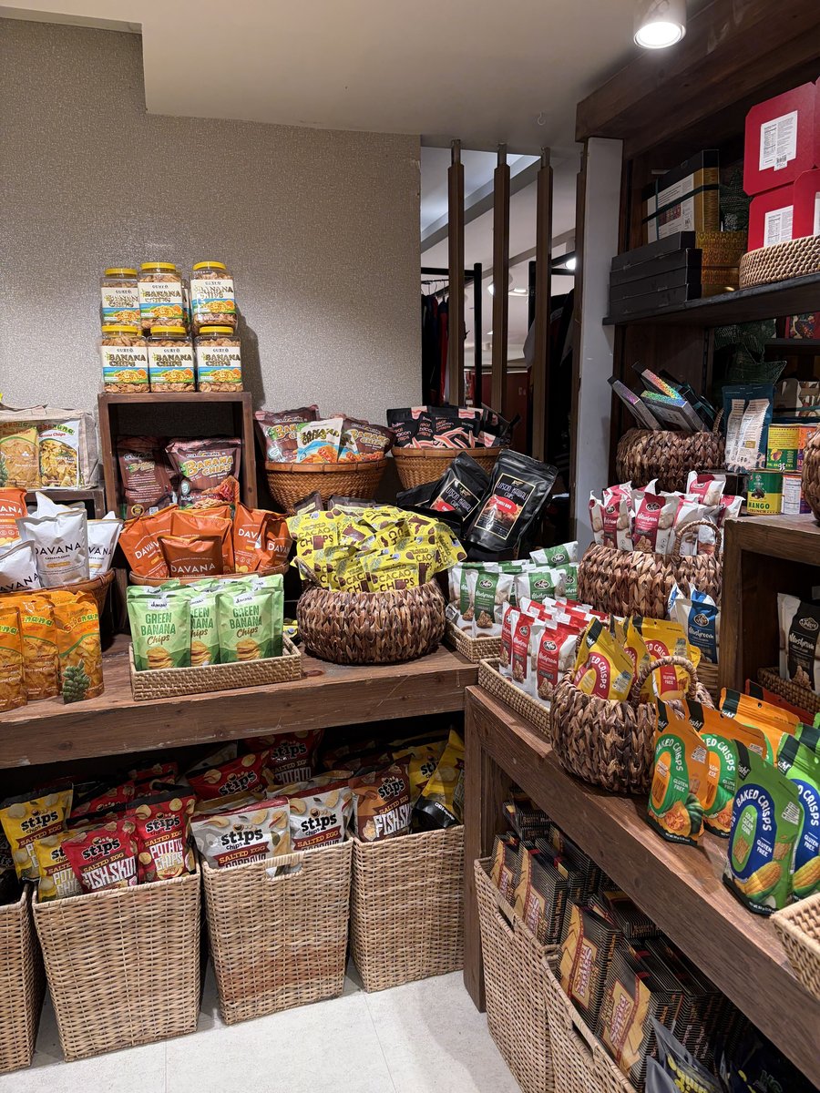 PHL-04-26-0130-009 お菓子コーナー2