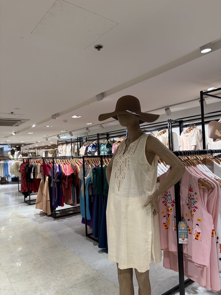 PHL-04-26-0130-010 アパレルコーナー