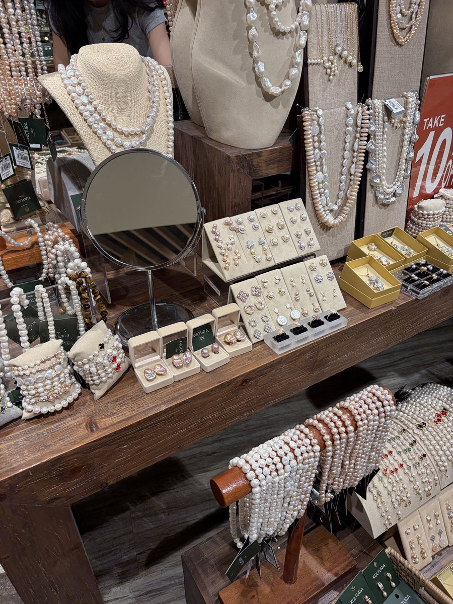 PHL-04-26-0130-011 アクセサリーコーナー