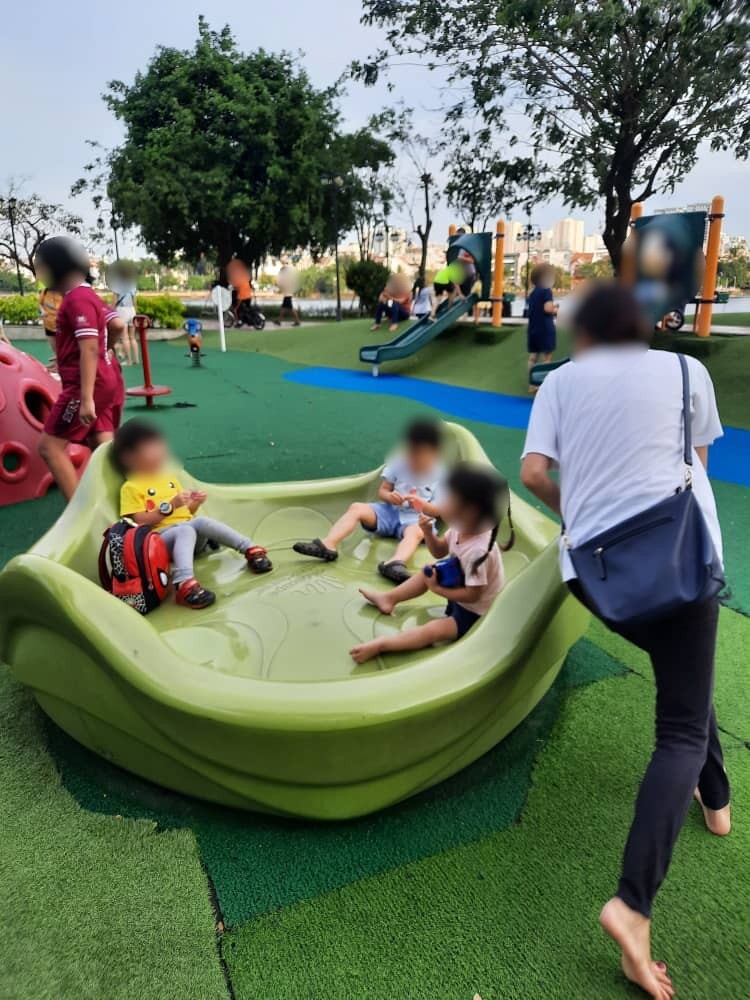 VNM-03-26-0127-002 まわる遊具