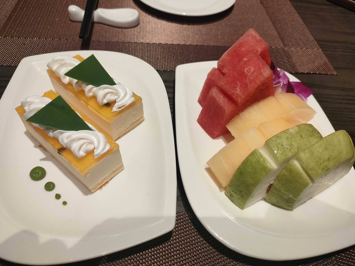 ホテルの夕食1