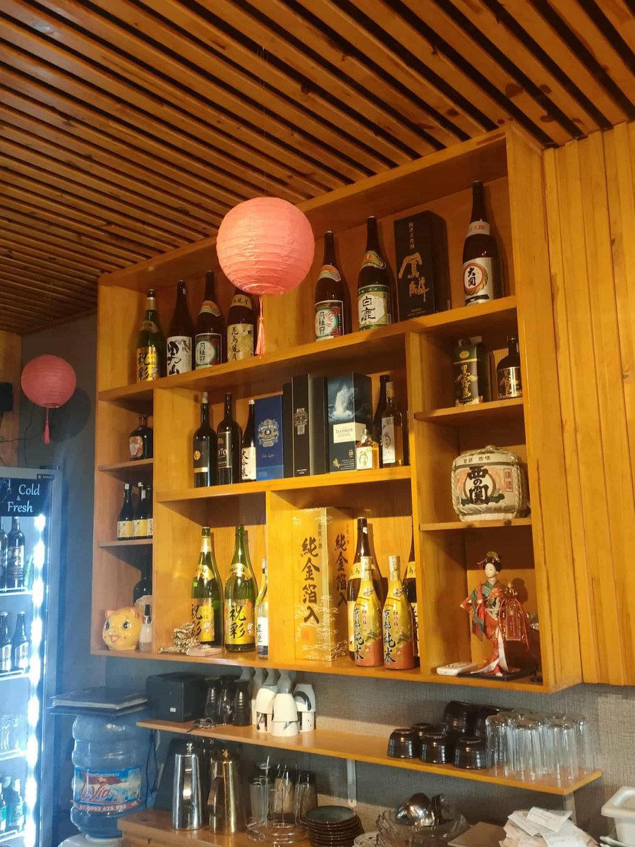 日本食屋の店内