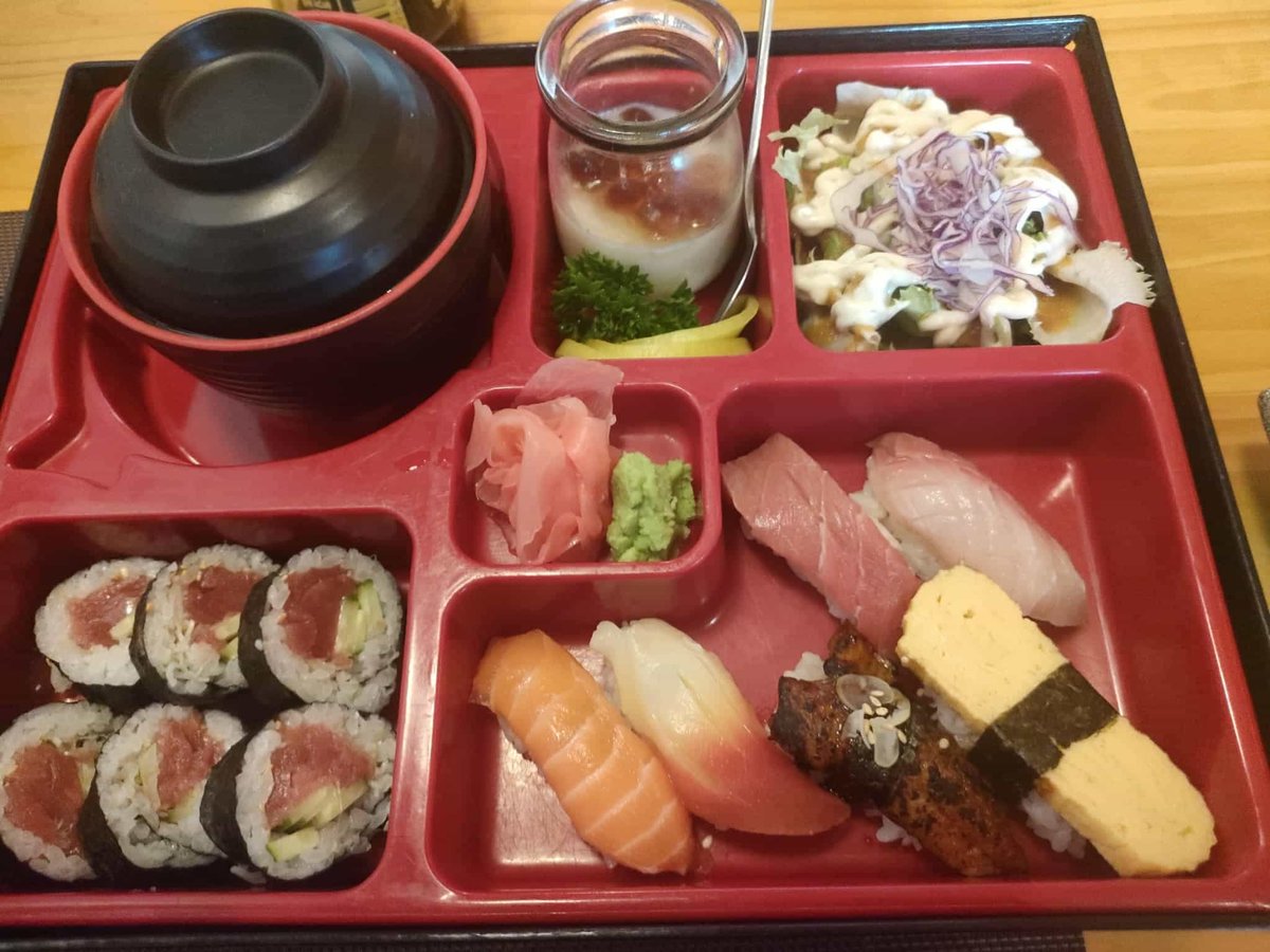 日本食屋の寿司セット