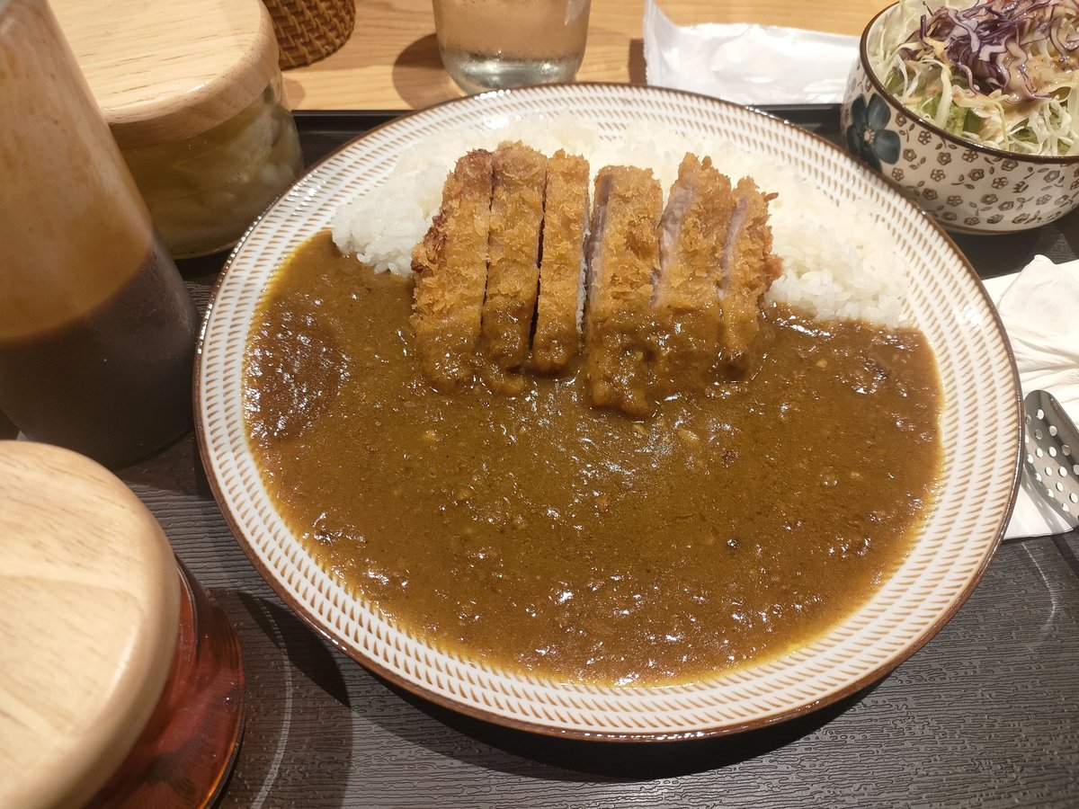 日本食屋のカツカレー