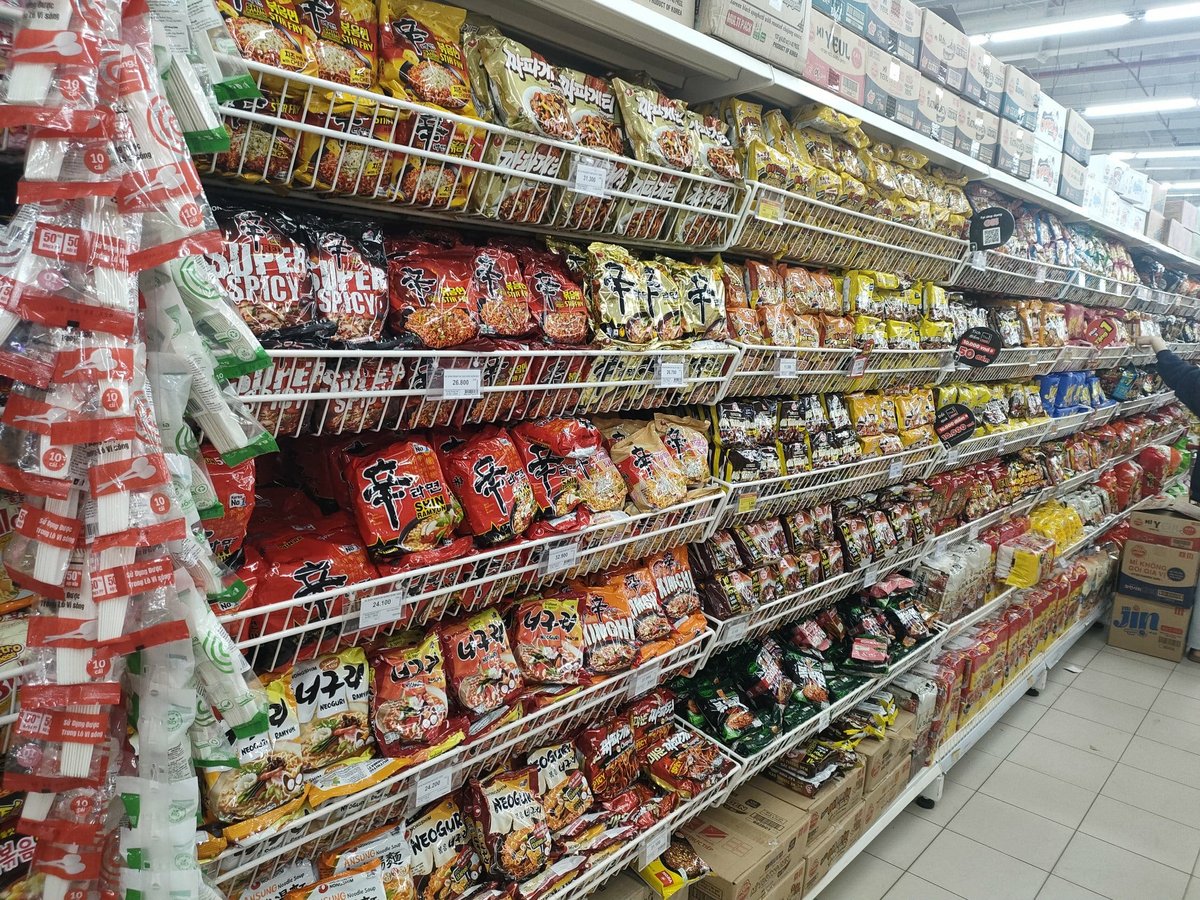 インスタント麺売り場1