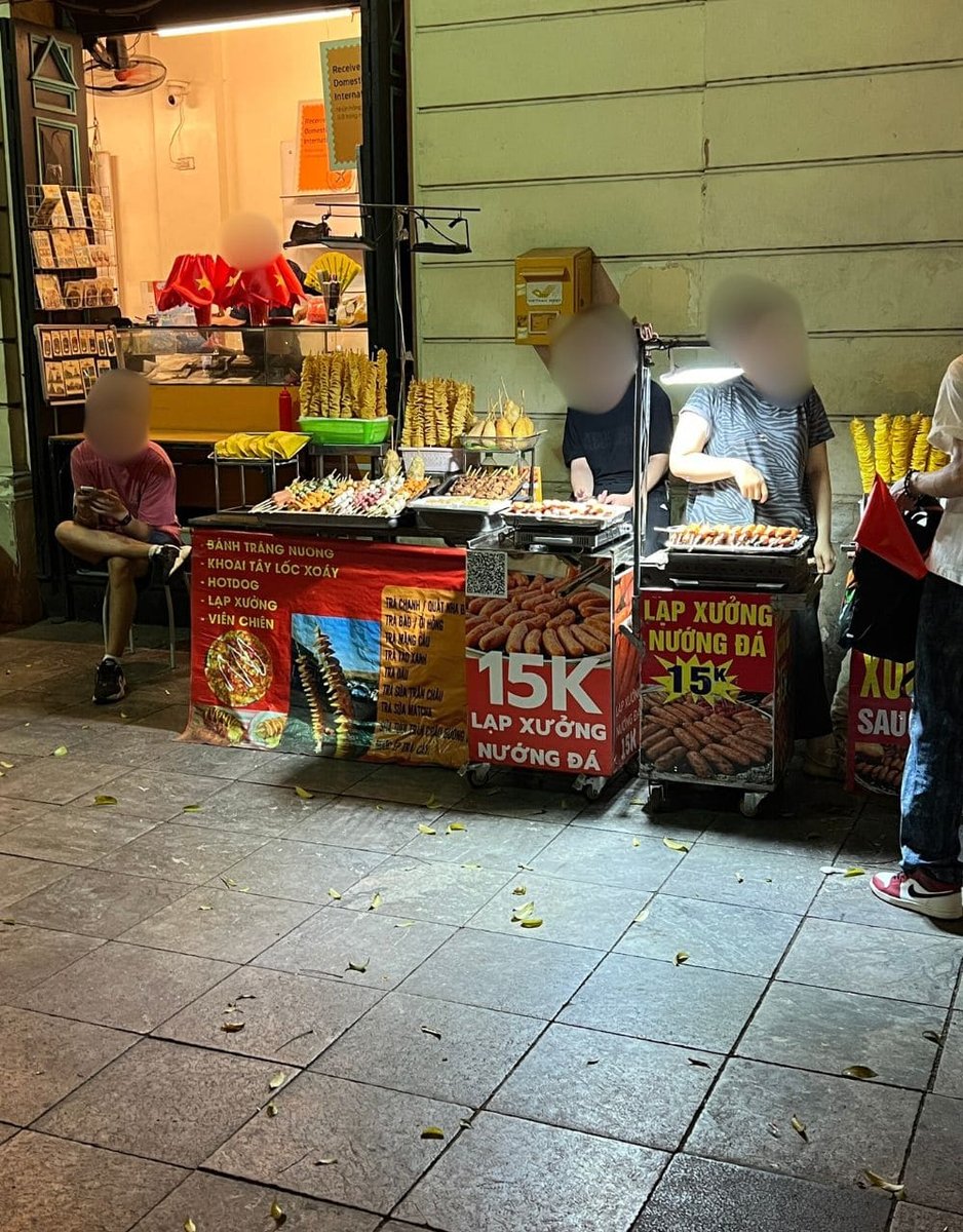 ハノイ旧市街の屋台1