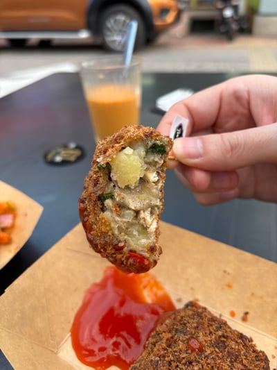 看板メニューの揚げ物