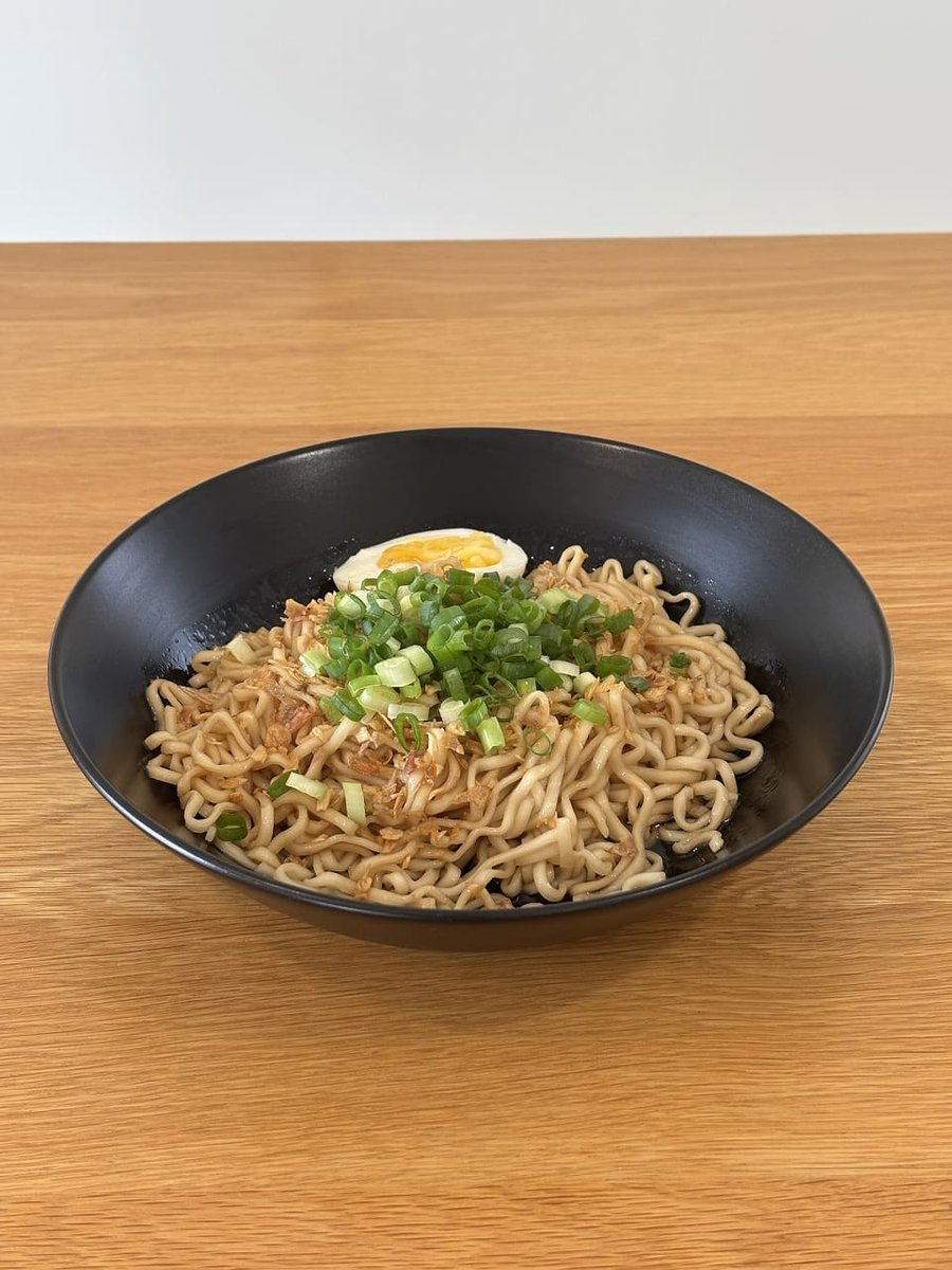 台湾の乾麺の鵝油金葱拌麵2