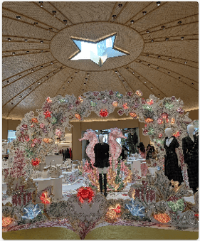 Dior Gold House内の装飾