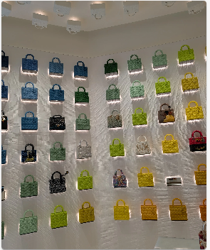 Dior Gold House内の装飾2